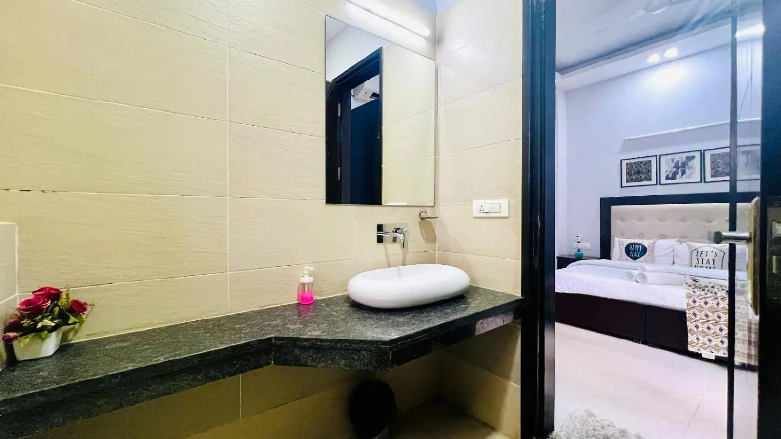 公寓 Bluo Awesome 1Bhk Dlf Galleria Market ,Gym Tt 印度