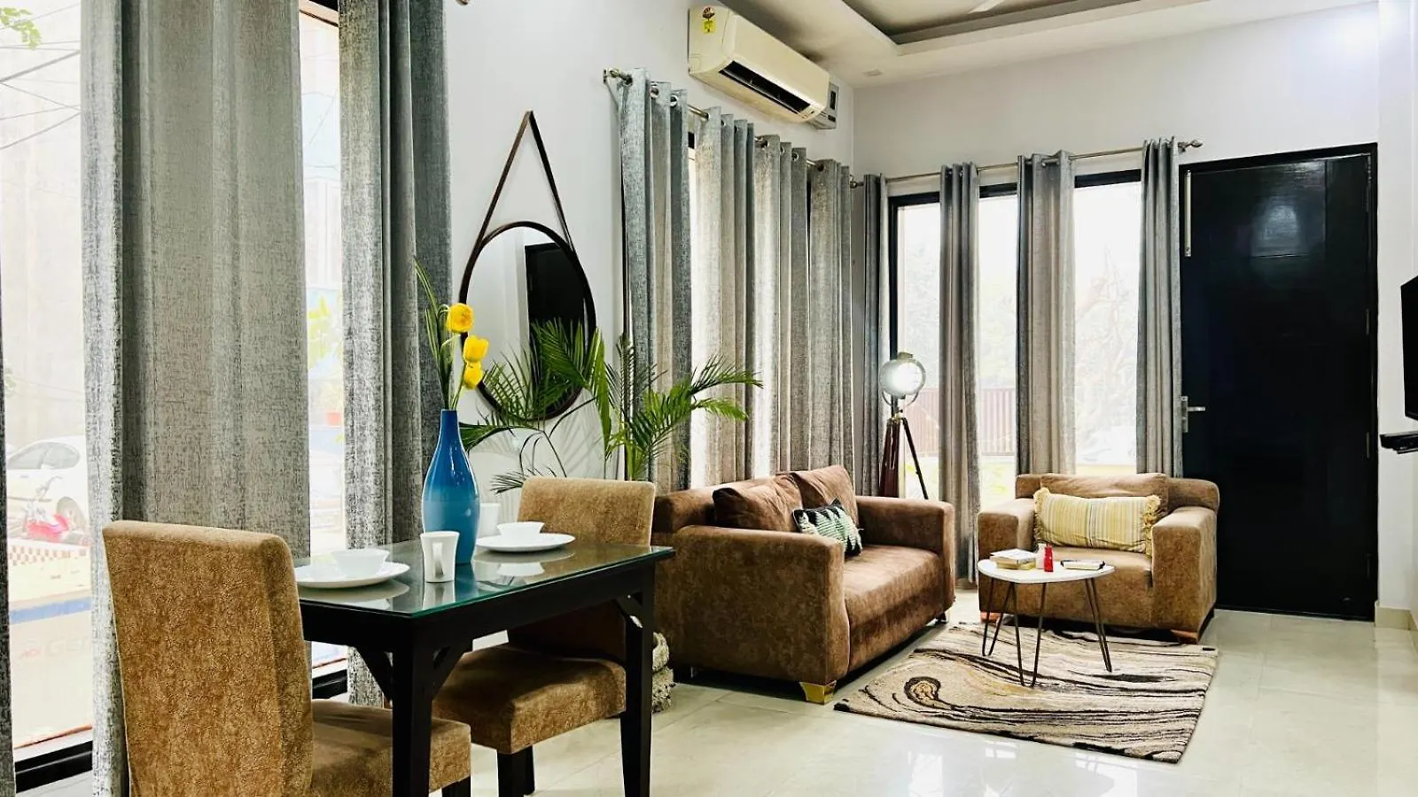 公寓 Bluo Awesome 1Bhk Dlf Galleria Market ,Gym Tt