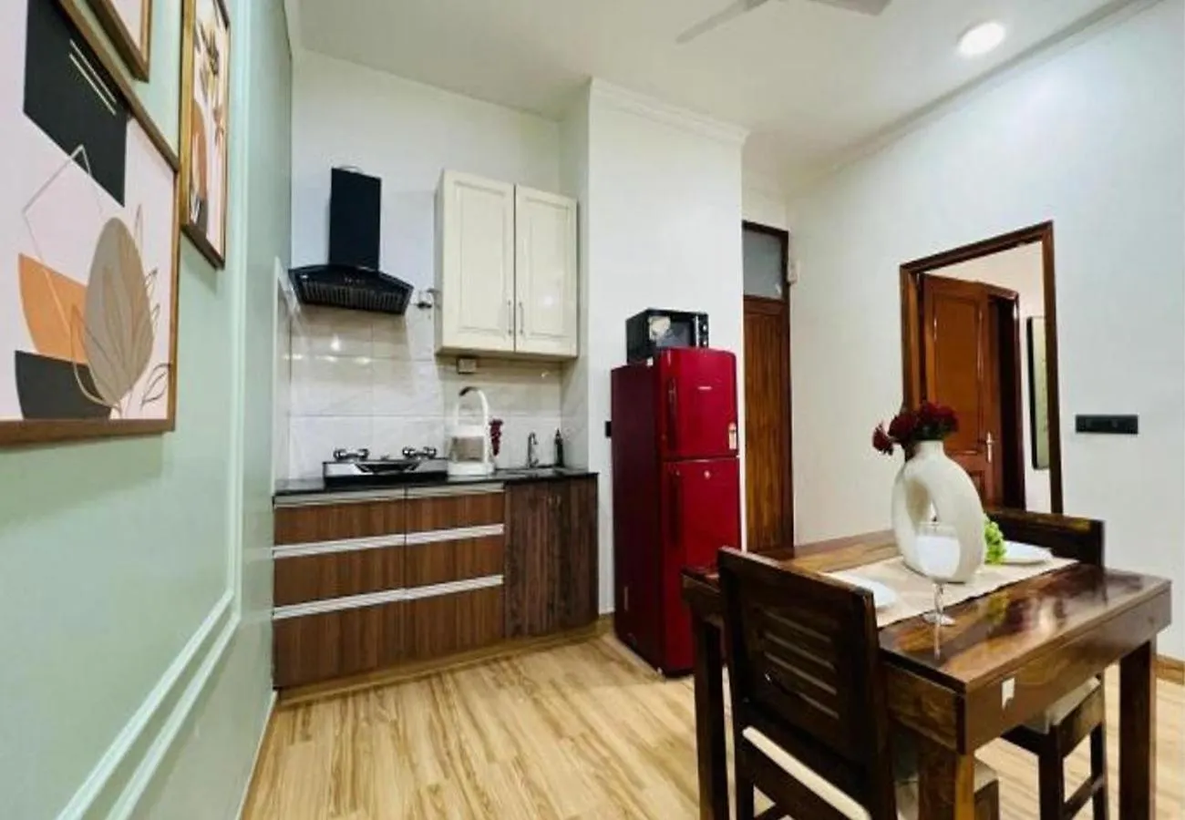 公寓 Bluo Awesome 1Bhk Dlf Galleria Market ,Gym Tt 印度