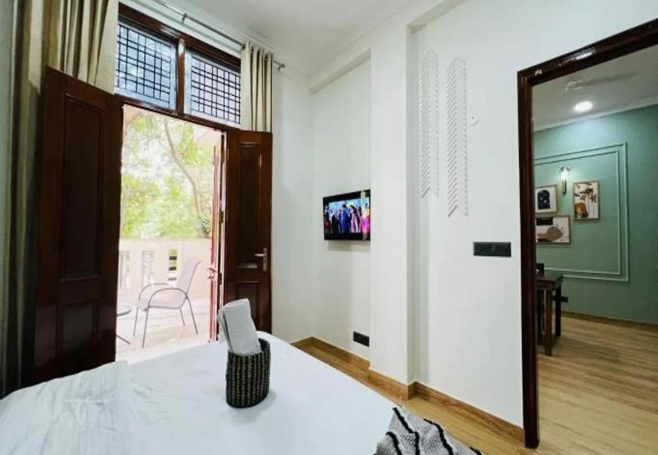 Bluo Awesome 1Bhk Dlf Galleria Market ,Gym Tt 古尔冈