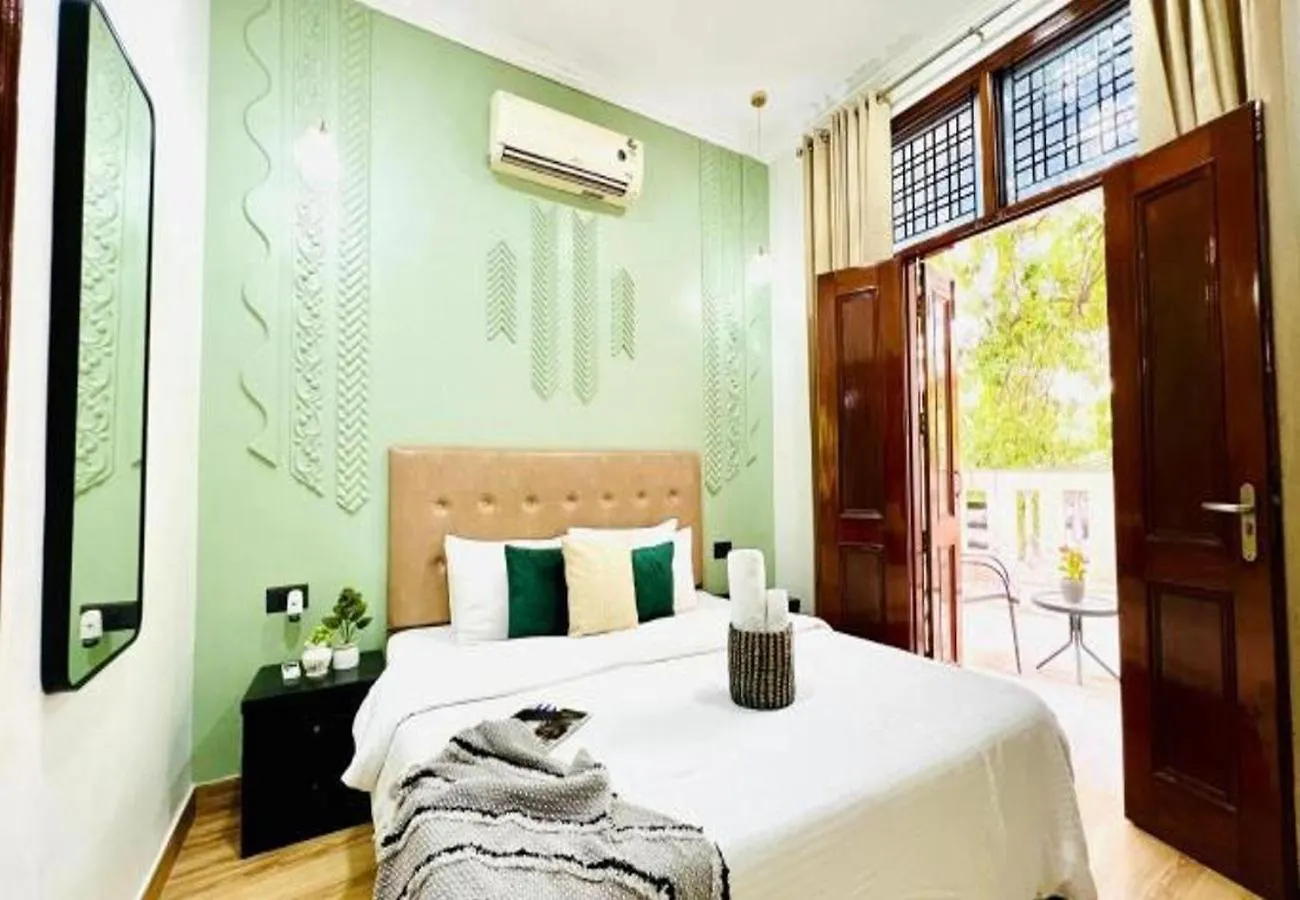 Bluo Awesome 1Bhk Dlf Galleria Market ,Gym Tt 公寓
